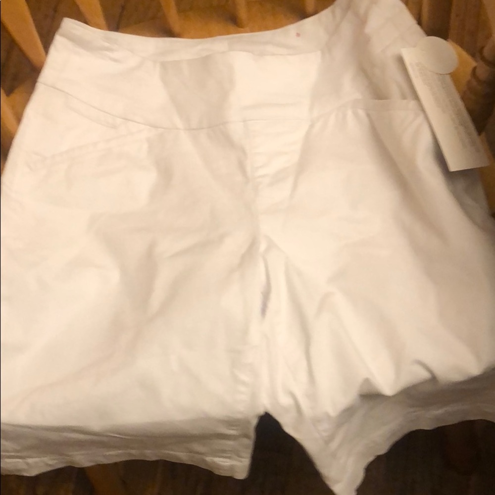 Jag shorts. Color white size 4